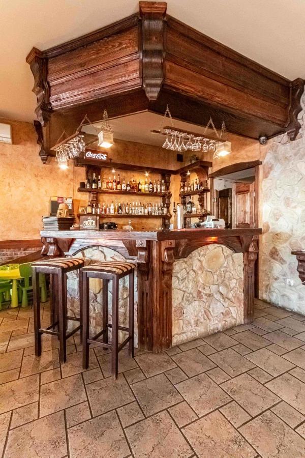 Zajazd Bachus Dąbrowa Górnicza Exterior foto